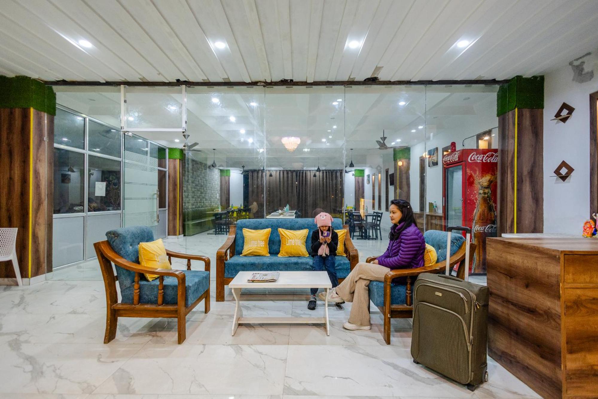 Lime Tree Hotel And Banquet Vrindāvan Exterior foto